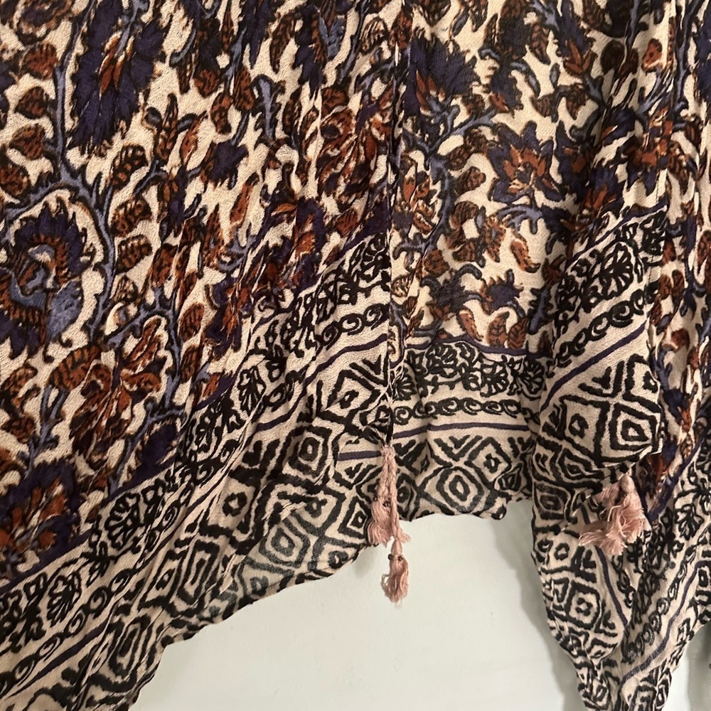 Bohemian Patterned wrap with Tassels - Picture 5 of 6